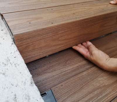 Costruzione su misura di copertura piscina decking da esterno